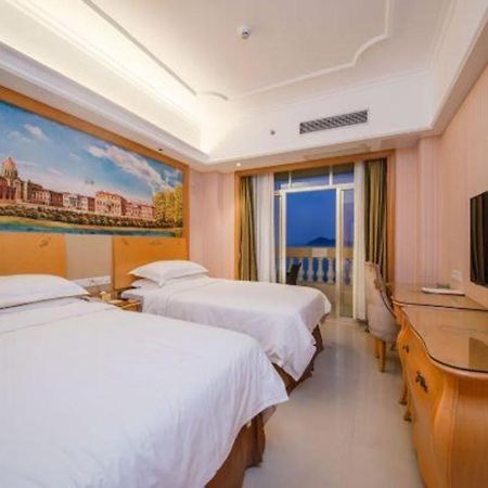 Vienna Classic Hotel Guangdong Yangxi Moon Bay Exterior photo