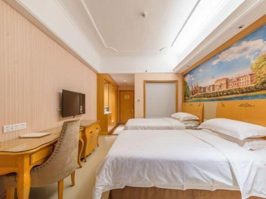Vienna Classic Hotel Guangdong Yangxi Moon Bay Exterior photo