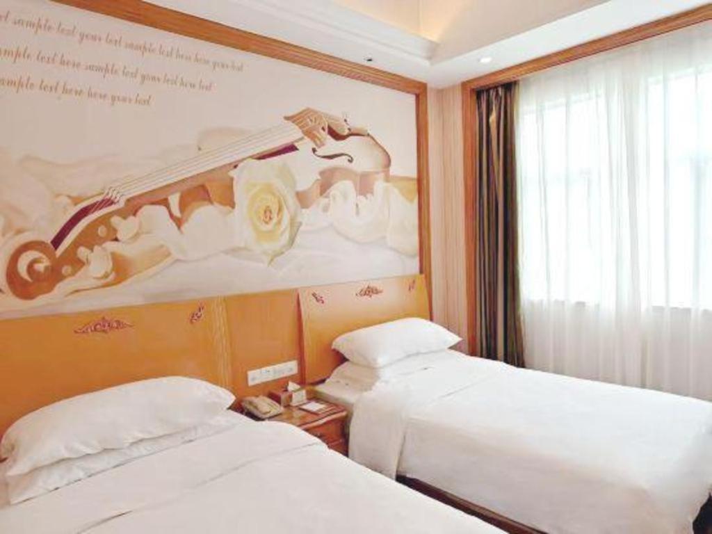 Vienna Classic Hotel Guangdong Yangxi Moon Bay Exterior photo