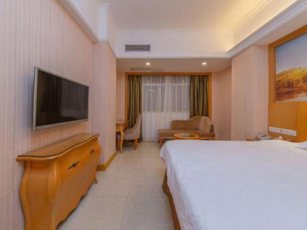 Vienna Classic Hotel Guangdong Yangxi Moon Bay Exterior photo