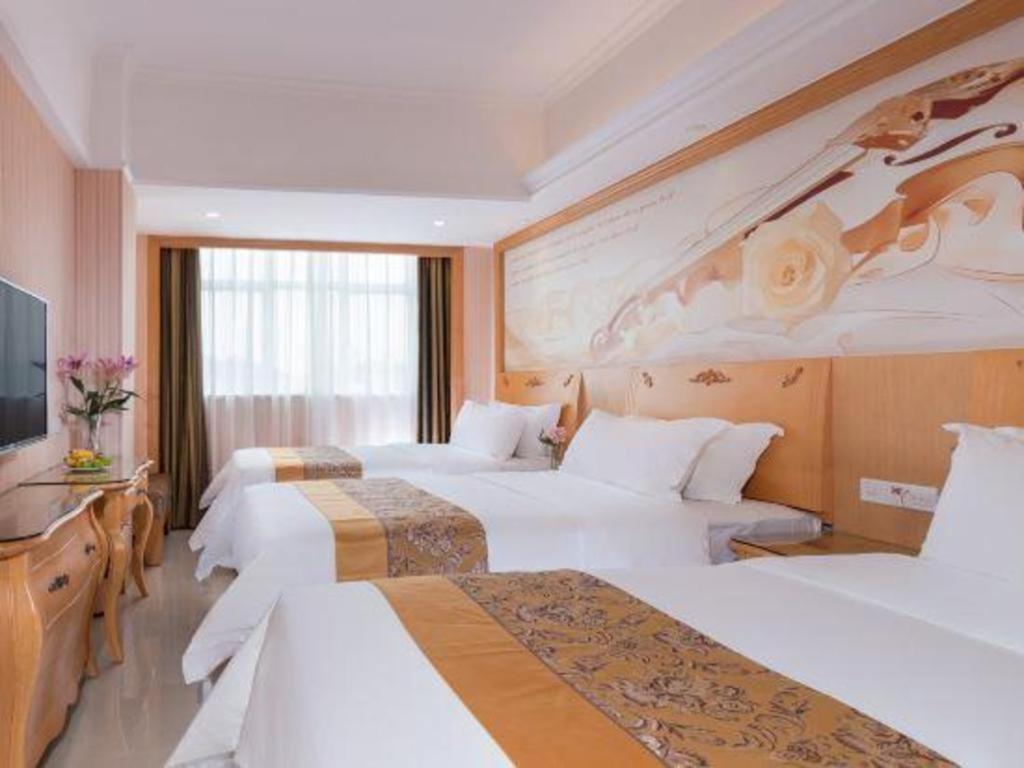 Vienna Classic Hotel Guangdong Yangxi Moon Bay Exterior photo