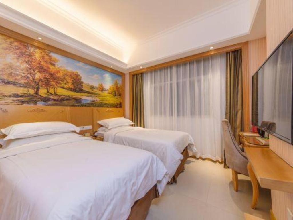 Vienna Classic Hotel Guangdong Yangxi Moon Bay Exterior photo