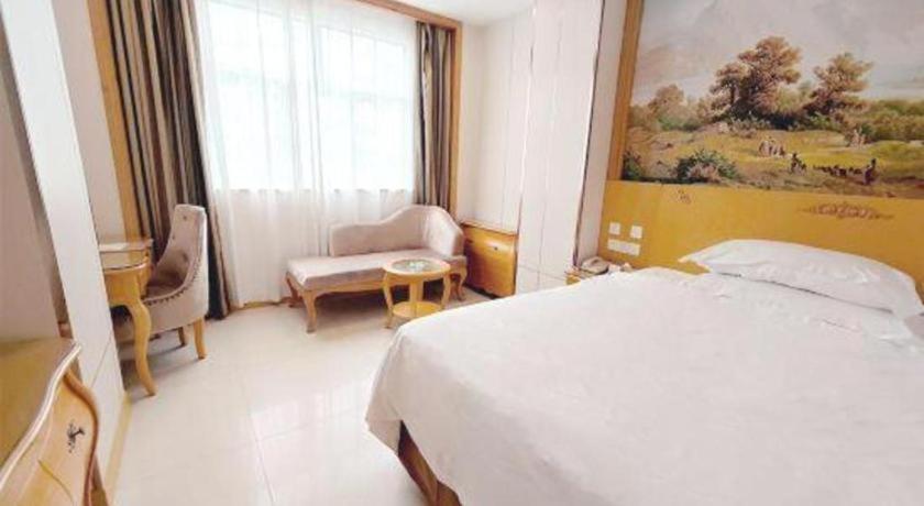 Vienna Classic Hotel Guangdong Yangxi Moon Bay Exterior photo