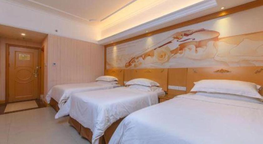 Vienna Classic Hotel Guangdong Yangxi Moon Bay Exterior photo