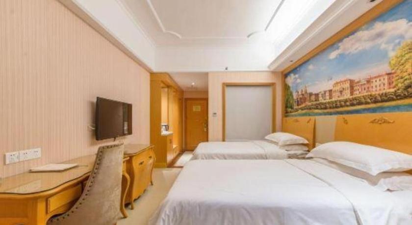 Vienna Classic Hotel Guangdong Yangxi Moon Bay Exterior photo