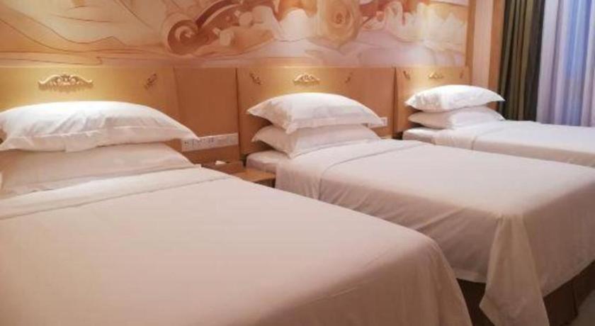 Vienna Classic Hotel Guangdong Yangxi Moon Bay Exterior photo