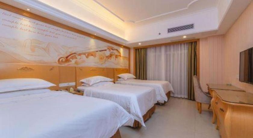Vienna Classic Hotel Guangdong Yangxi Moon Bay Exterior photo