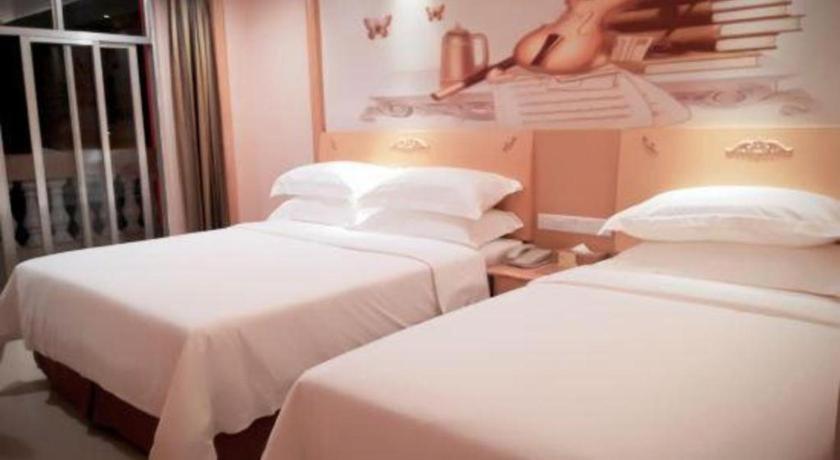 Vienna Classic Hotel Guangdong Yangxi Moon Bay Exterior photo