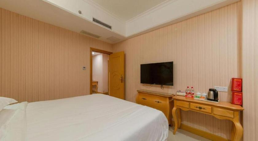 Vienna Classic Hotel Guangdong Yangxi Moon Bay Exterior photo