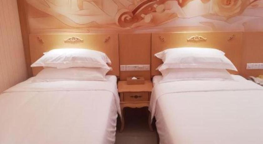 Vienna Classic Hotel Guangdong Yangxi Moon Bay Exterior photo