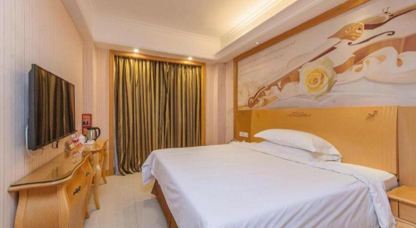 Vienna Classic Hotel Guangdong Yangxi Moon Bay Exterior photo