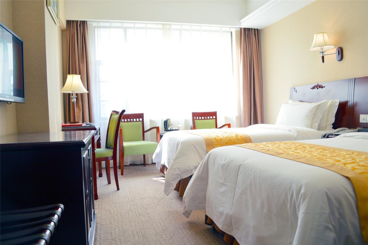 Vienna Classic Hotel Guangdong Yangxi Moon Bay Exterior photo